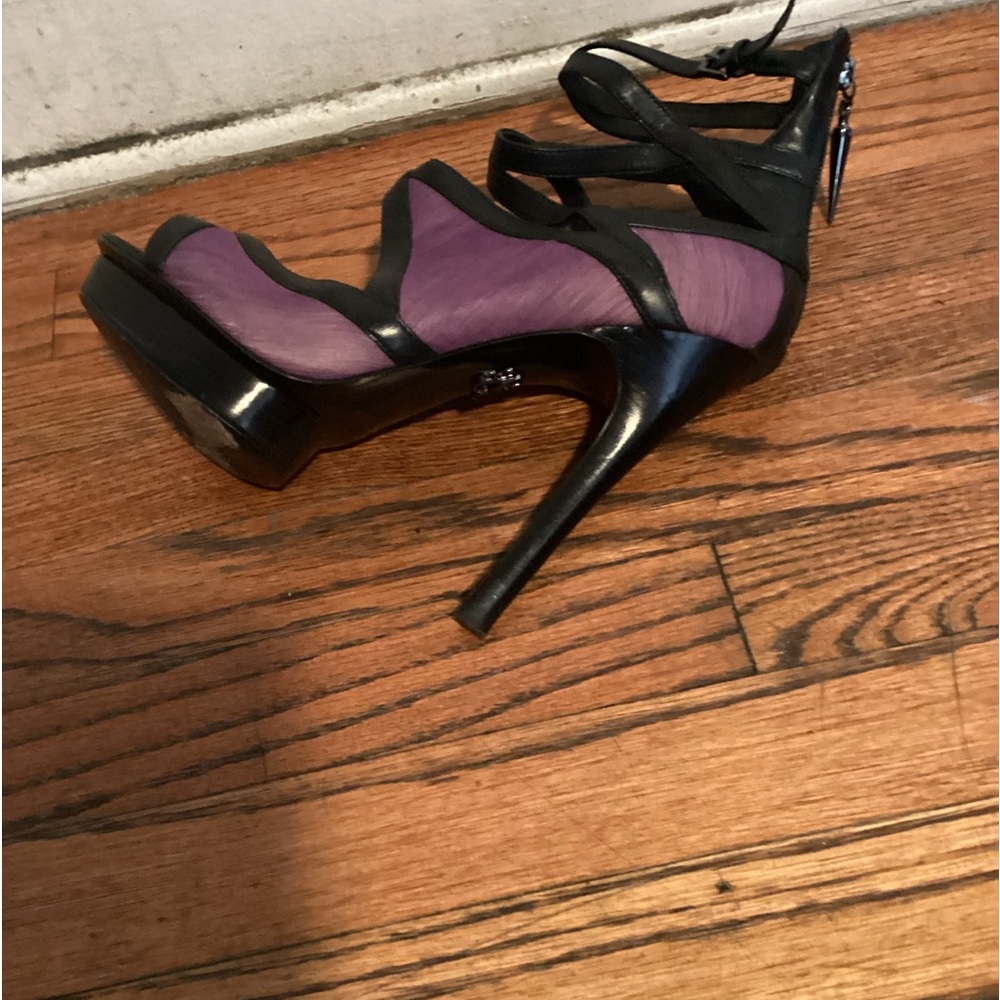 Shoes - Picture 4 of 5